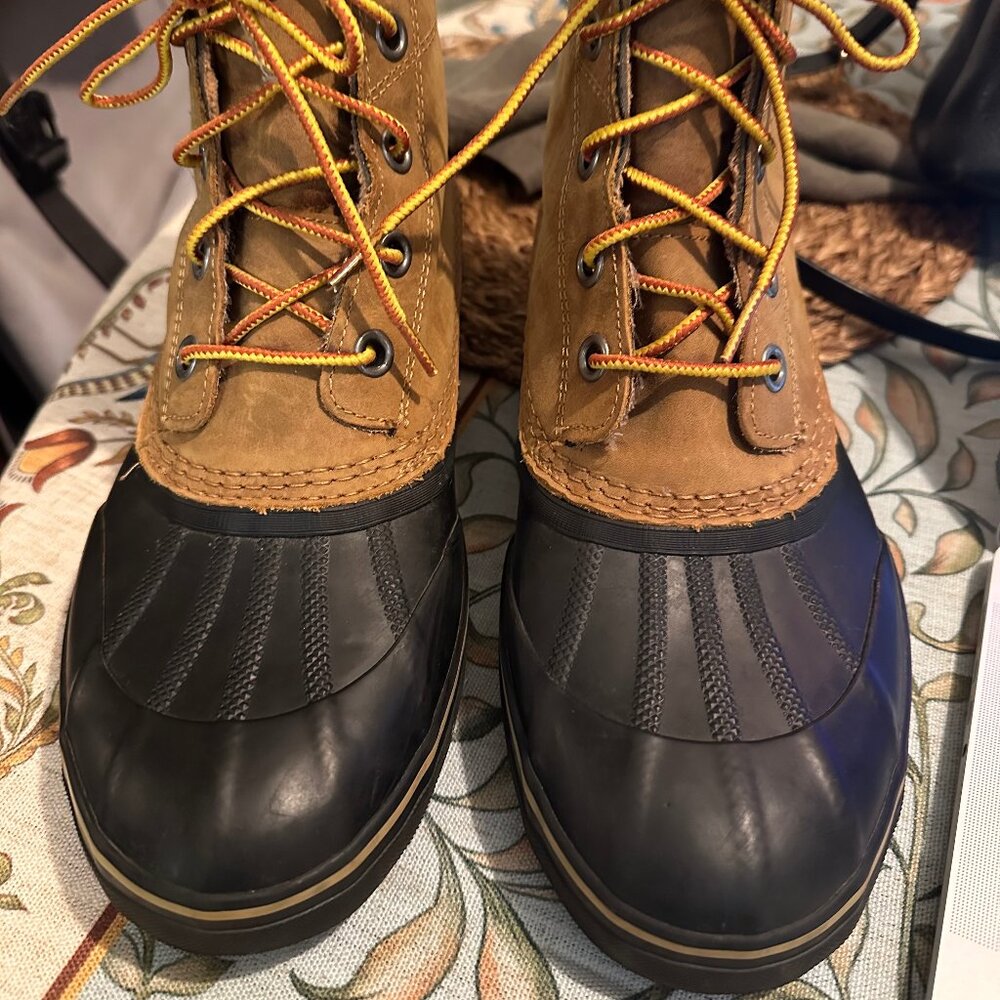 SOREL - Men's Cheyanne Metro Lace Waterproof Insulated Winter Boot - 9.5/42.5